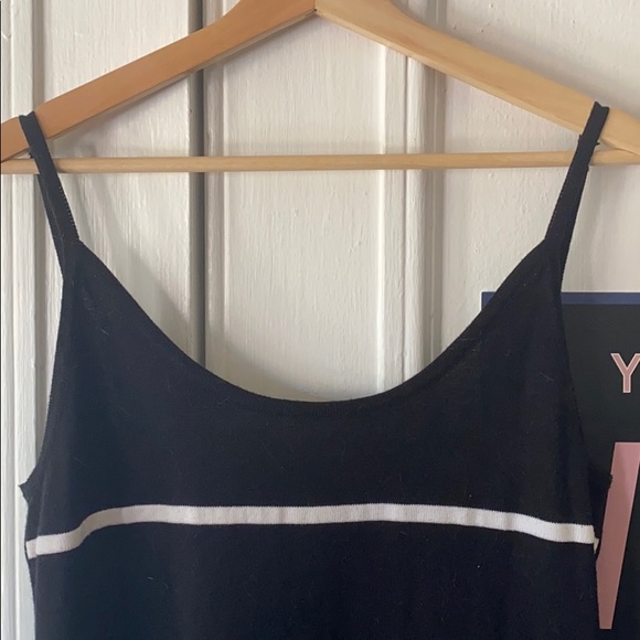 Guess sumner knit dress. Scoop back. Size M - Picture 2 of 4